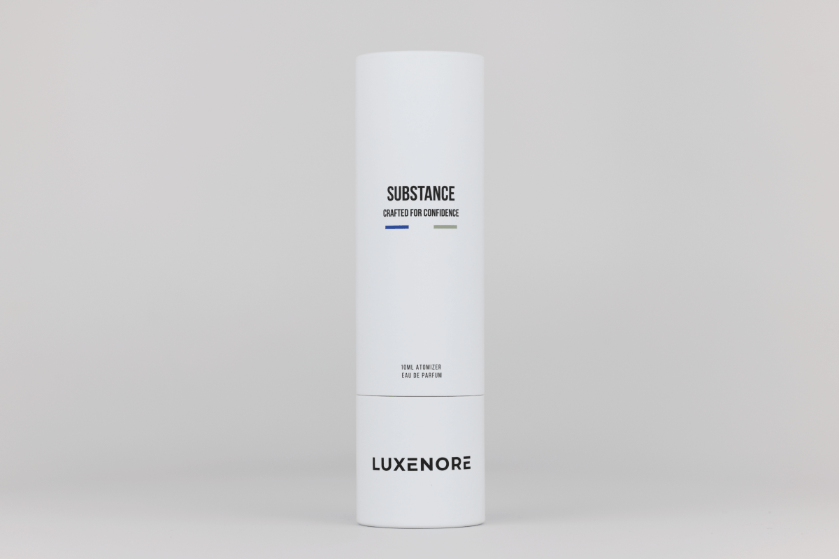 Zbliżenie na pudełko perfum Substance Luxenore – minimalistyczny design premium